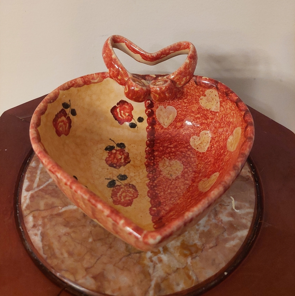 Vintage Hand Painted.Ceramic Pottery Bowl.